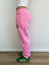 Load image into Gallery viewer, On Surfari Track Pants - Dolly Pink
